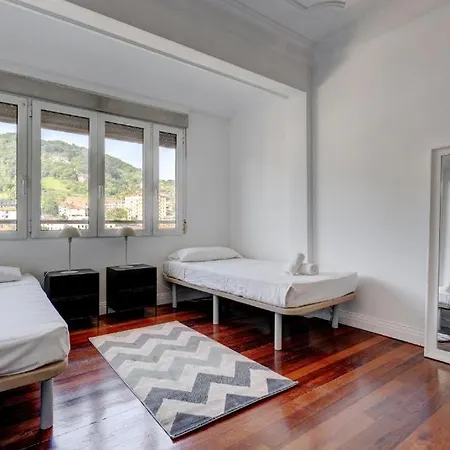 5 Min Walk To Zurriola & Goe San Sebastian